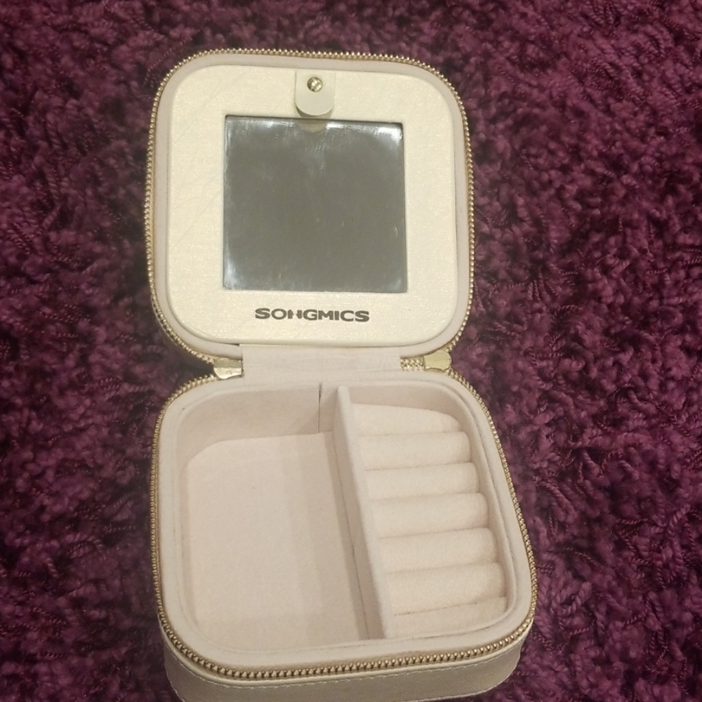 Jewelry box - Picture 3 of 4